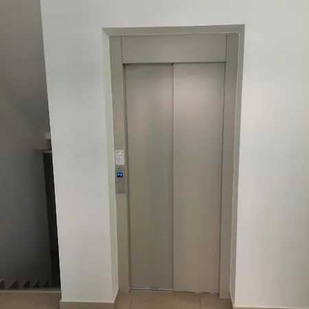Apartment Happy Day *